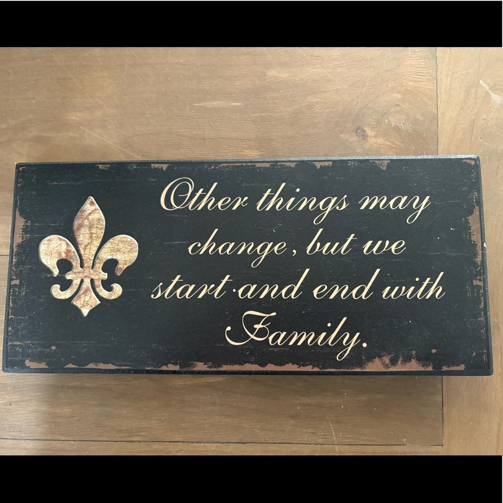 Fleur de lis Family sign